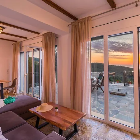 Cassandra Fiskardo By * Vingli